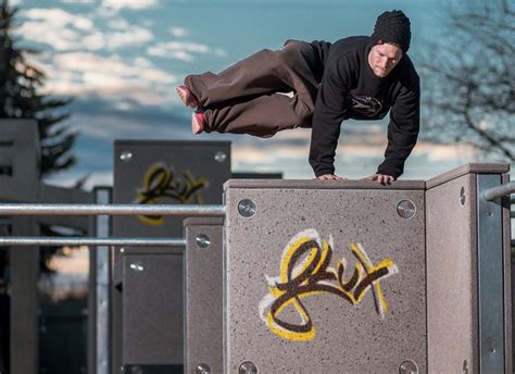 Sinicien les obres del Parc Street Parkour al bosc de Mas Rosselló