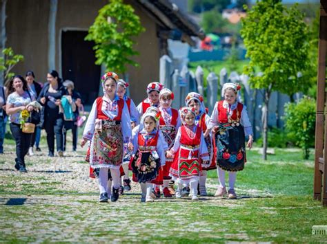 Среща на християнските празници и народните традиции в Исторически парк ...