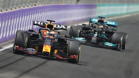 Formula 1 World Cup Final Between Max Verstappen And Lewis Hamilton