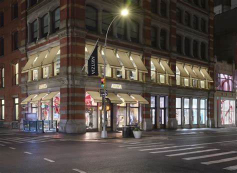 Aritzia Combines Style, SoHo Heritage, and Shopping at Their New Flagship