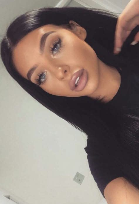 Pin By Dusan Berec On Sexice Brunette Beauty Brunette Black Hair Beautiful Women Pictures