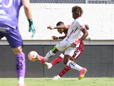 Mushuc Runa X Vinotinto Del Ecuador Fútbol Club - Festeja Chango: Mushuc Runa igualó ante Vinotinto y jugará en la Serie ...