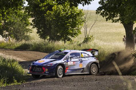 Rallye Polonia 2017 Neuville Gana Tras El Accidente De Tanak