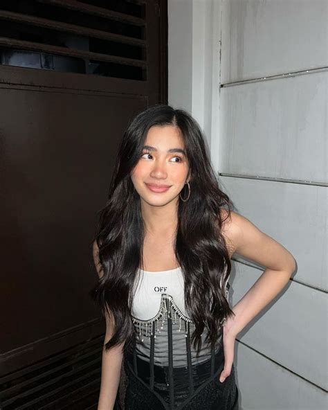 Bini Aiah In 2024 Pretty Brunette Fake Photo Short Hair Tiktok Style