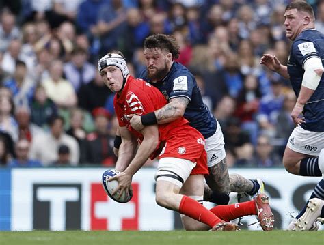 Rugby Coach Weekly - Tackling - Perfect tackling technique