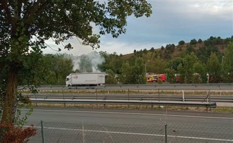 Arde un camión cargado de paja en la AP 1 BURGOSconecta