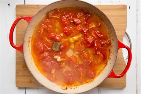 Roasted Tomato And Garlic Soup