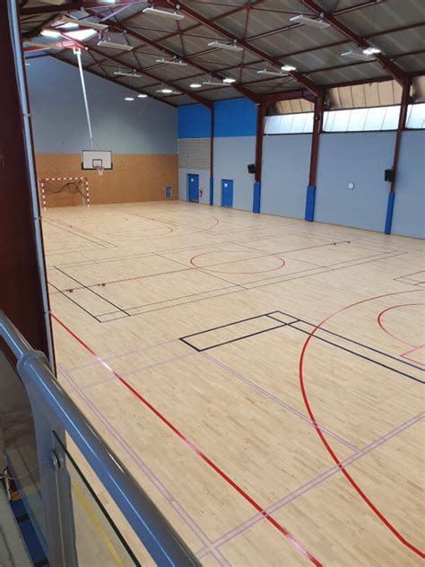 Gymnase de Belleville sur Loire rénovation de parquet massif