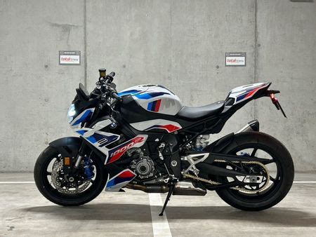 BMW Bmw M R Dostu Pny Od Ru Ki Najmocniejszy Naked Na Rynku