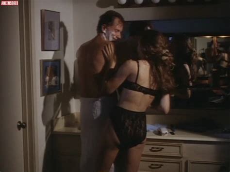 Shannon Hennessey nude pics página 1