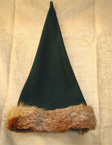 Early Medieval Triangle Warm Wool Hat With Natural Red Fox Fur And Pure