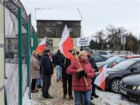 Manifestacja W Obronie Macieja W Sika Przed Wi Zieniem W Przytu Ach