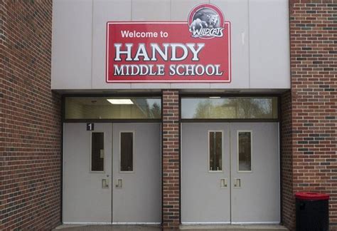 Flooding from pool closes T.L. Handy Middle School in Bay City - mlive.com