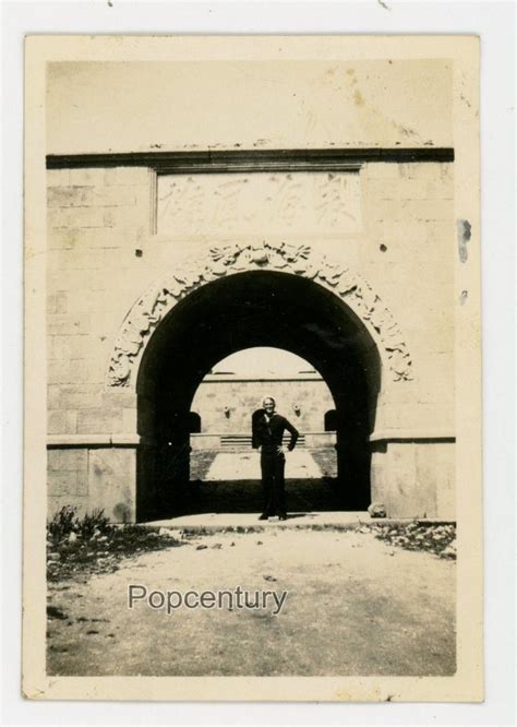 1932 Photograph China Chefoo Entrance To Fort Us Navy Sailor Sharp