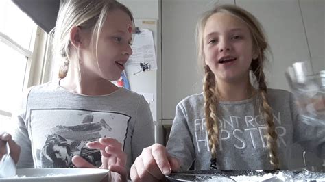 Poedersuiker Challenge Met Lily😂😂gaat Fout😋 Youtube