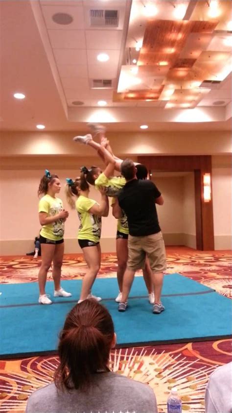 497 best Cheer Stunts! images on Pinterest | Cheer stunts, Cheerleading videos and Cheer coaches