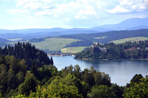 Rejsy po Jeziorze Czorsztyńskim Rejsy gondolami po Jeziorze