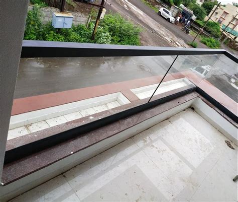 Feet Square Aluminum Hand Railing Sections For Construction At Rs