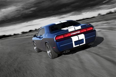 Фото обои Dodge Challenger, Додж Челленджер, синий, две белые полосы ...