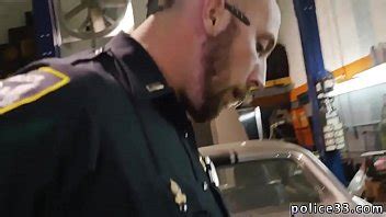 Policia Gay Se Deja Follar Por La Policia XVIDEOS