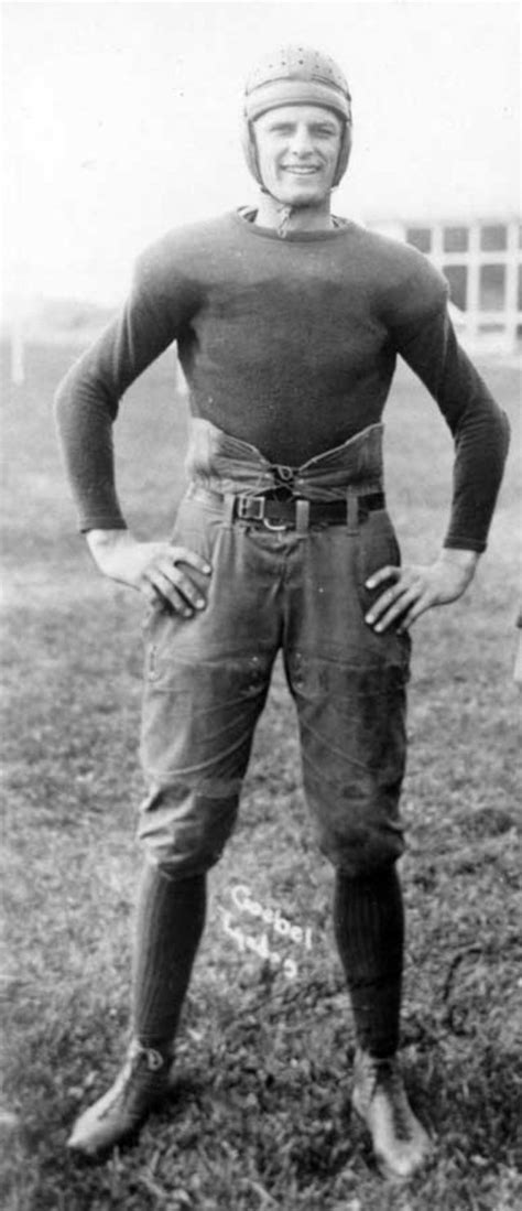 20 Vintage Portraits of Handsome American Football Players From the ...