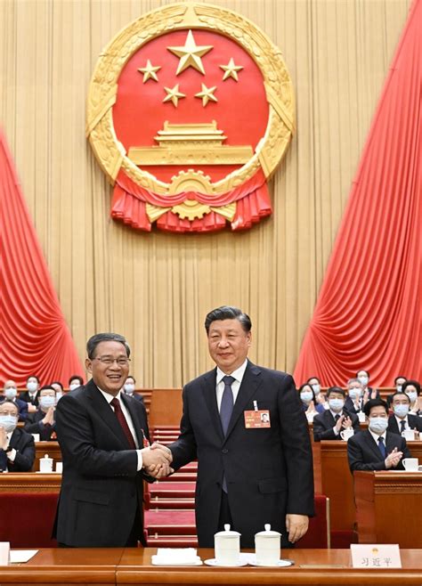 十四届全国人大一次会议举行第四次全体会议 根据国家主席习近平的提名决定李强为国务院总理 国家主席习近平签署主席令任命————头条——中央纪委