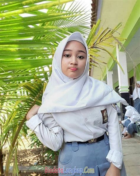 42 Foto Cewek Cantik Berjilbab Pas Banget Di Jadiin Istri