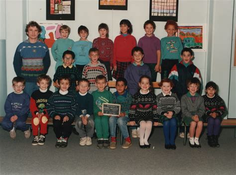 Photo De Classe Ce De Ecole Jean Moulin Copains D Avant