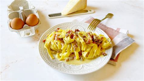 Fettuccine Alla Papalina La Ricetta Del Primo Sfizioso Della Cucina Romana