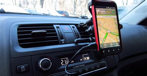 Навигация в машину: Навигация в автомобиле при помощи смартфона