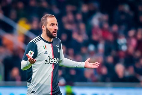 Juve Svolta Higuain Laddio Del Pipita Cambia Il Mercato