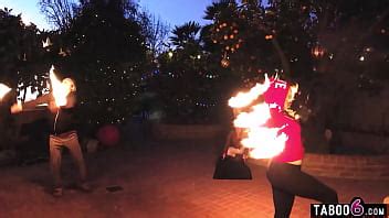 Alison Rey Goes Between The Sheets With Milf Siouxsie Q And Michael Vegas Xvideos