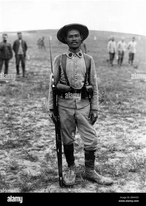 Burmese soldier with rifle and bayonet, WW1 Stock Photo - Alamy