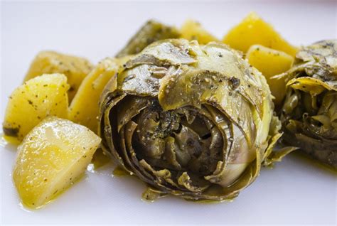 Ricetta Carciofi E Patate In Padella Dissapore