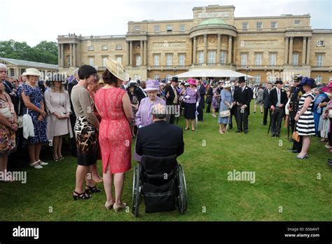 Buckingham Palace garden party Stock Photo - Alamy