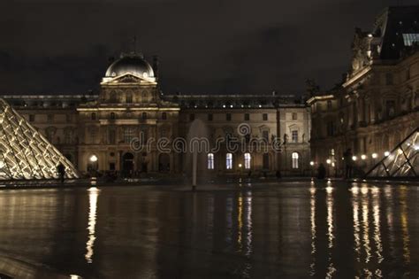 The Entrance To the Louvre at Night Editorial Stock Photo - Image of ...