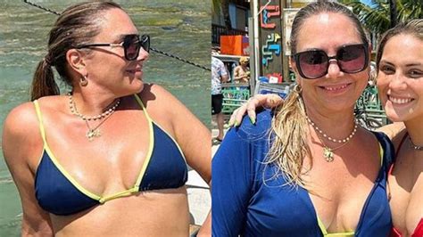 Heloisa P Riss D Show De Beleza Ao Posar Na Praia A Filha Luisa