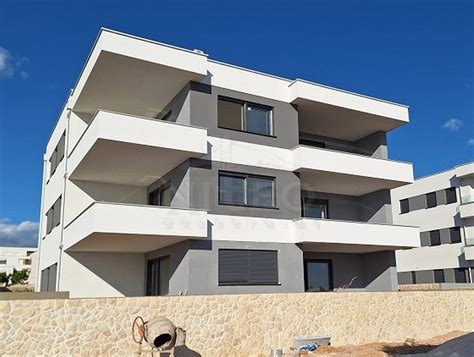 Stan Novalja M Trosobni Novogradnja Iznad Pla E Babe Prodaja