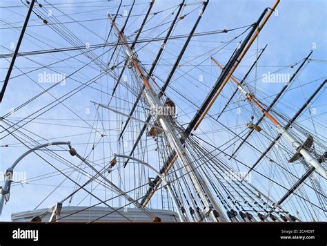 Tall Ship Mast Flag Hi Res Stock Photography And Images Alamy