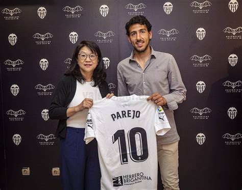 Nacho Sanchis On Twitter El Valencia Invit Ayer A Dani Parejo A