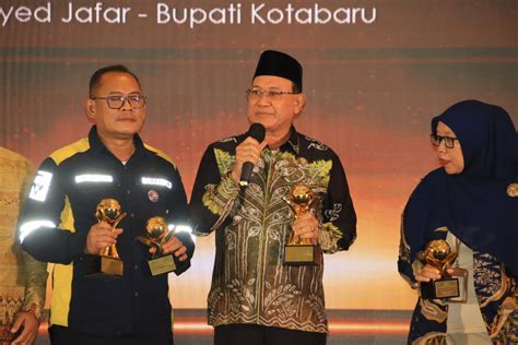 Bupati Kotabaru Dinobatkan Sebagai Top Pembina BUMD Awards 2023 Metro