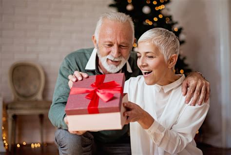 30 Unique Gifts Ideas for Seniors | Saber Healthcare