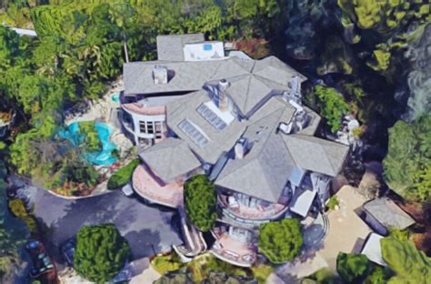 Uncover Selena Gomez's Lavish Los Angeles Mansion!