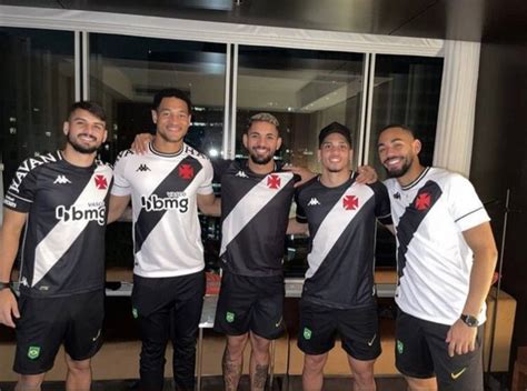 Selevasco Richarlison Matheus Cunha E Crias Do Vasco Vestem