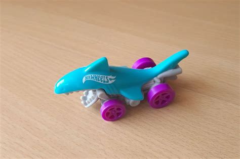 Carrinho Tubarão Shark Bite Hot Wheels Lacta Brinquedo Hot Wheels Lacta Usado enjoei