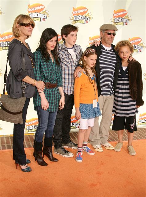 Стивън Спилбърг и Кейт Капшоу с децата си | Лайф.dir.bg