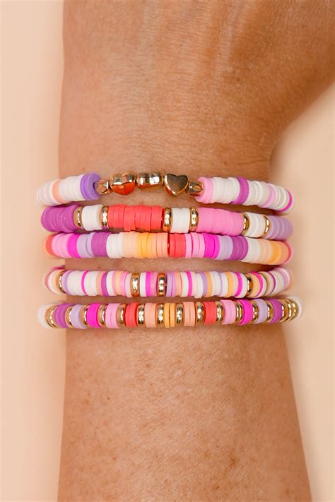 Preppy Clay Bead Bracelet Ideas & How-to Tutorial - Happiness is Homemade