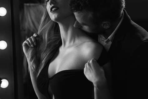 Should You Have Sex On The First Date 9 Women Tell All