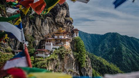 Top 10 best things to see & do in Bhutan - the Luxury Travel Expert