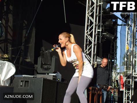 Sandy Moelling Nude And Sexy Photos Collection AZNude